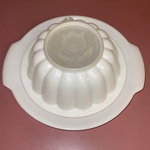 Tupperware Jel-N-Serve Tulip Mold